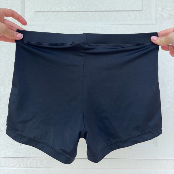 Nike shorts 
Size US Women’s Small - Picture 2 of 2